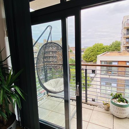 Cosy 1 Bedroom Apartment With Balcony Near Chiswick London Eksteriør billede