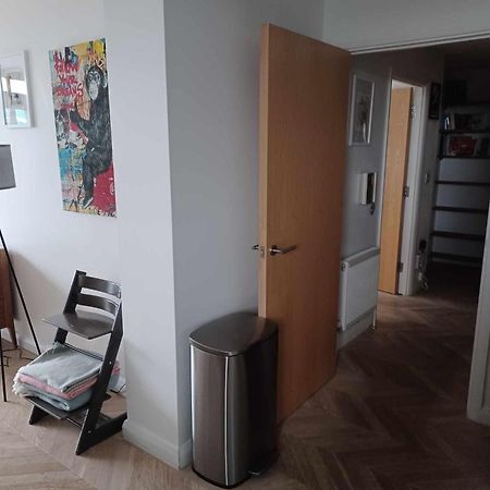 Cosy 1 Bedroom Apartment With Balcony Near Chiswick London Eksteriør billede