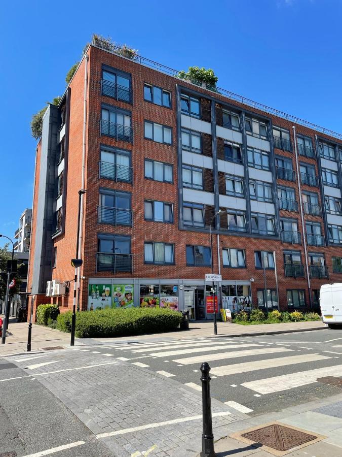 Cosy 1 Bedroom Apartment With Balcony Near Chiswick London Eksteriør billede