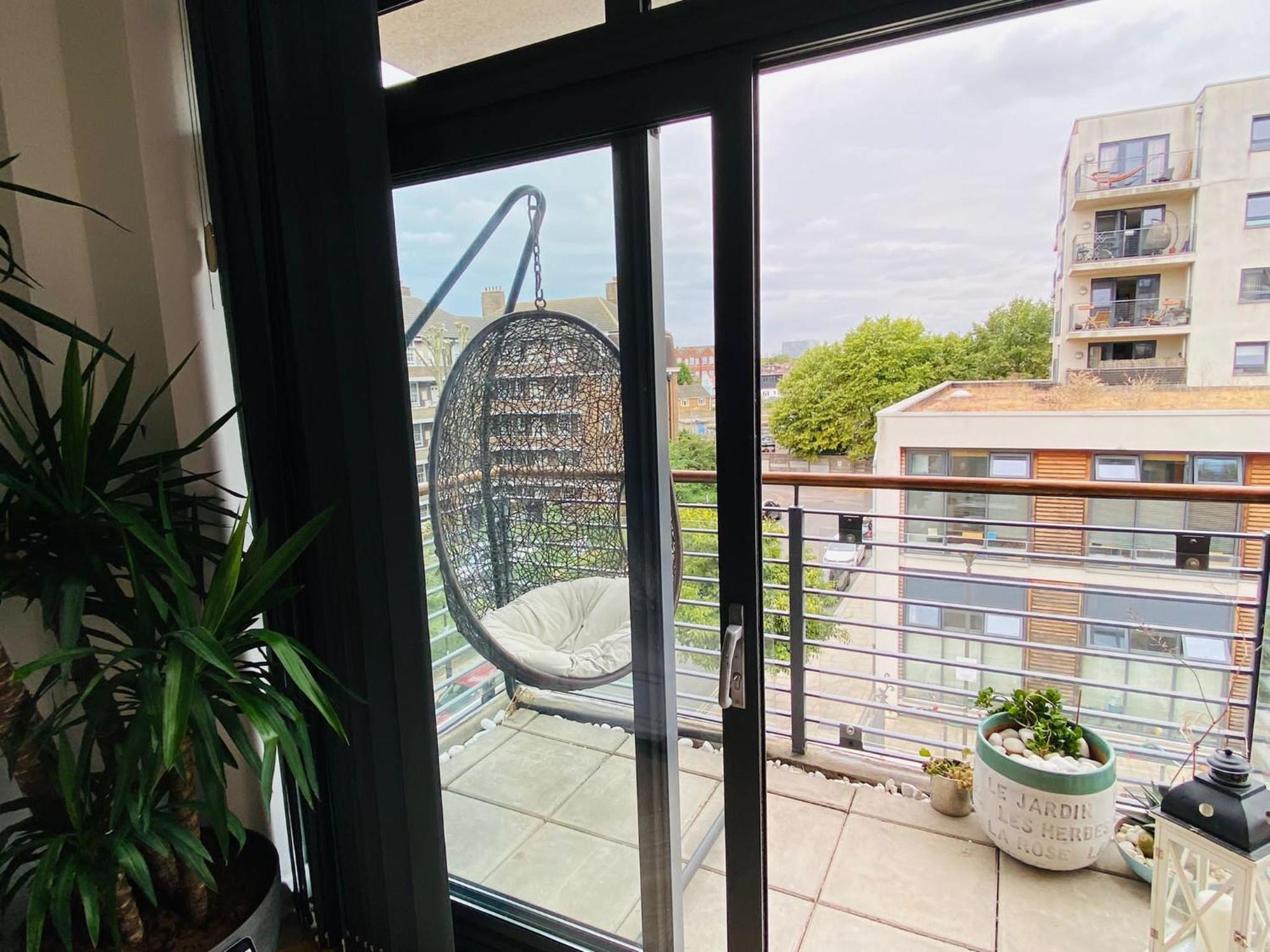 Cosy 1 Bedroom Apartment With Balcony Near Chiswick London Eksteriør billede